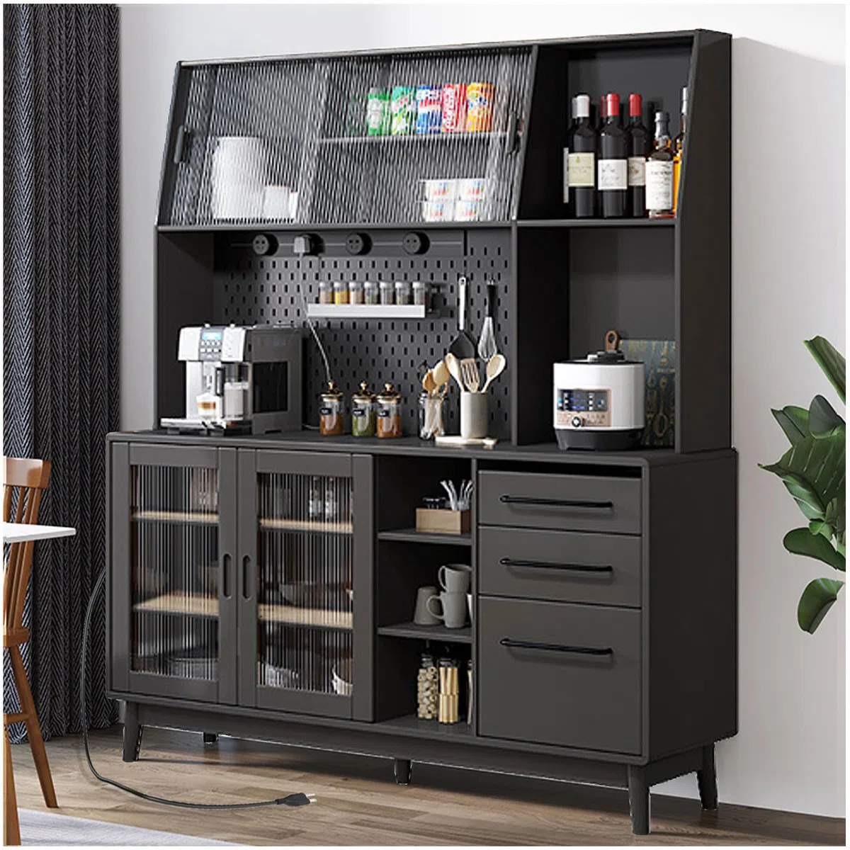 Armoire de cuisine avec station de charge coulissante et support de micro-ondes avec plaque d'orifice en métal 3 tiroirs autoportants pour salle à manger (noir) 167,6 cm
